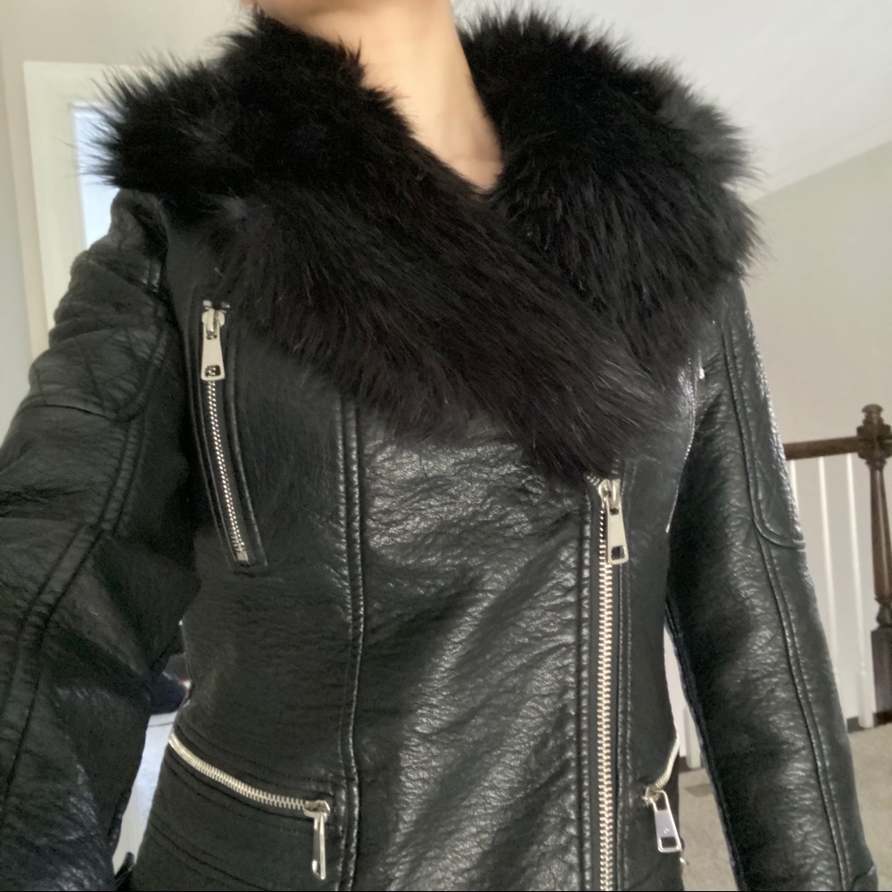 Forever 21 FAUX FUR TRIMMED MOTO JACKET - Picture 3 of 10